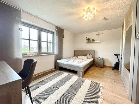 Schlafzimmer 2