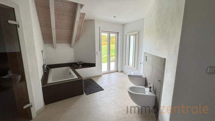 WhatsApp Image 2025-10-10 at 10.41.21 (2)