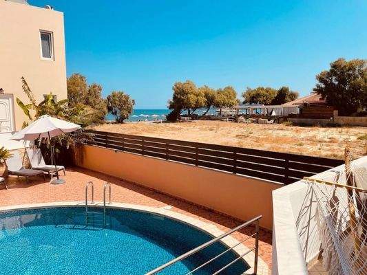 Kreta, Platanias: Luxuriöser 4-Villen-Komplex zu verkaufen, nur wenige Meter vom Meer entfernt!