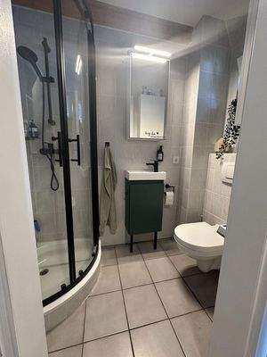 Gäste WC mit Dusche 