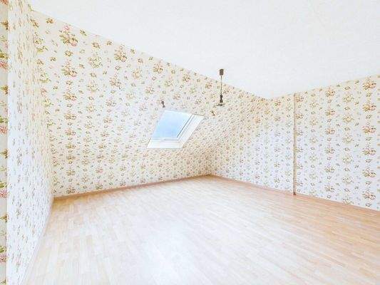 Kernsaniertes 2-3 Familienhaus zum Vollenden in Mettlach