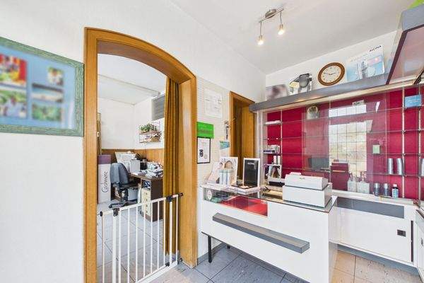 Eingang Gewerbeeinheit EG