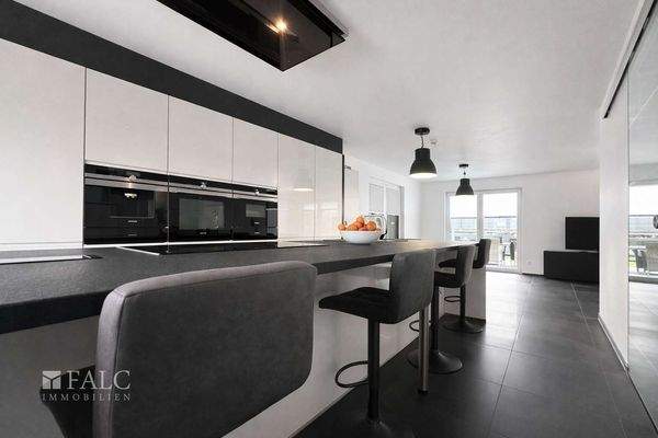 Hochwertige Einbauküche im offenen Wohnkonzept