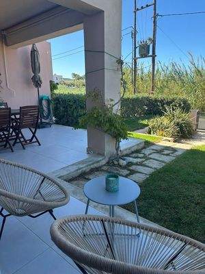 Kreta, Maleme: Erdgeschosswohnung zu verkaufen, nur wenige Schritte vom Strand entfernt