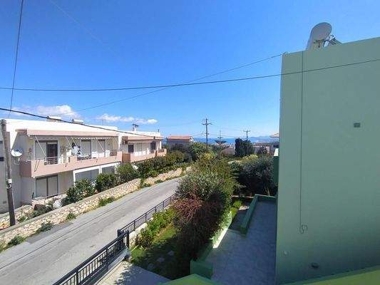 Kreta, Atsipopoulo: Geräumige 2-stöckige Villa in einem ruhigen Dorf in der Nähe des Meeres zu verkaufen