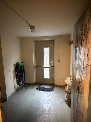 Kellerausgang zum Garten.jpg