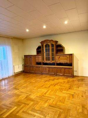 Wohnzimmer im EG mit Zugang zur Terrasse