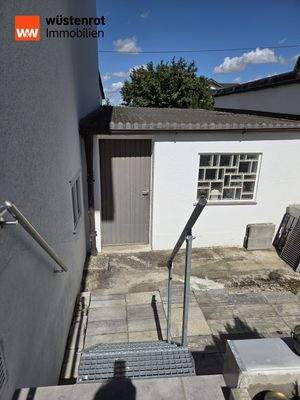 Terrasse 2 hinter Garage 