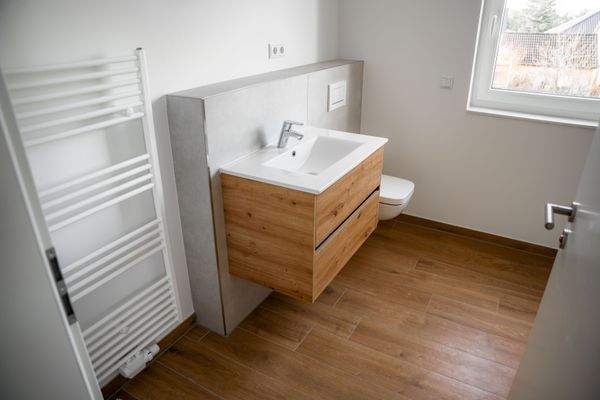 Bad mit hochwertiger Ausstattung