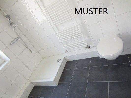 2 Muster Badezimmer