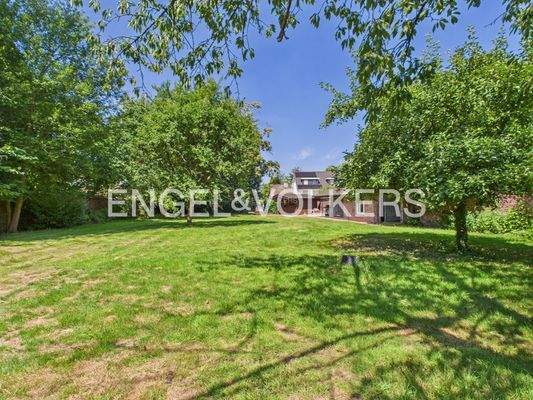 Parkähnliches Grundstück