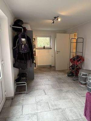 Hauswirtschaftsraum mit genügend Platz (3)