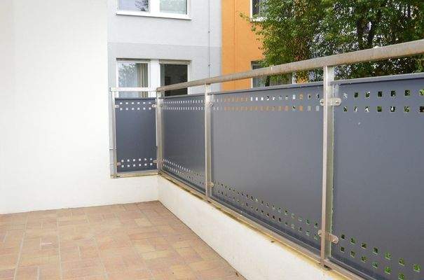 Balkon - Zugang vom Wohnzimmer aus.