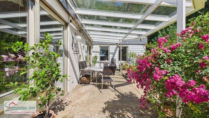 überdachte Terrasse