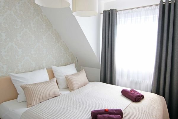 Haus-Sorgenfrei-Schlafzimmer-I-(7)