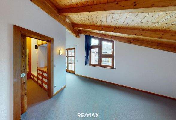 Zams - Haus - Schlafzimmer mit Ankleidezimmer