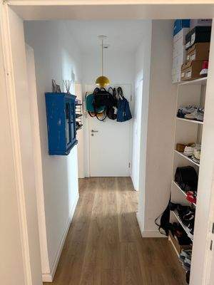 Flur Richtung Ausgang.jpg