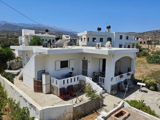 Kreta - Bungalow mit Garten und Dachterrasse im Zentrum von Milatos in der Nähe des Meeres