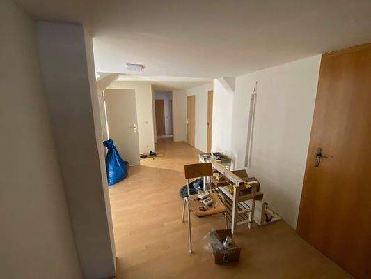 großer Flur im 1. OG.jpg