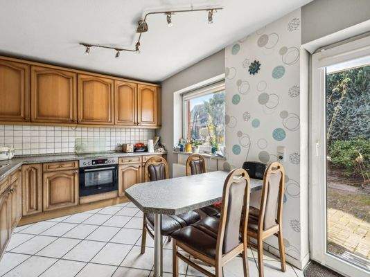 Küche mit Essbereich