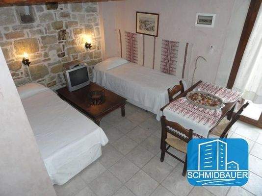 Kreta, Kamilari: Charmantes Haus mit 2 Wohnungen und kleinem Innenhof zu verkaufen