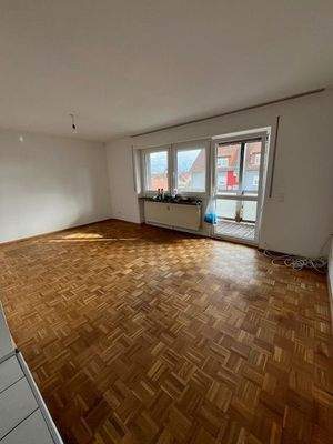 Wohnzimmer mit Blick a. Südbalkon