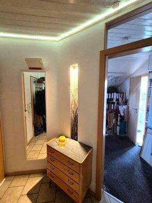 Diele Zugang zum Büro mit Glastür