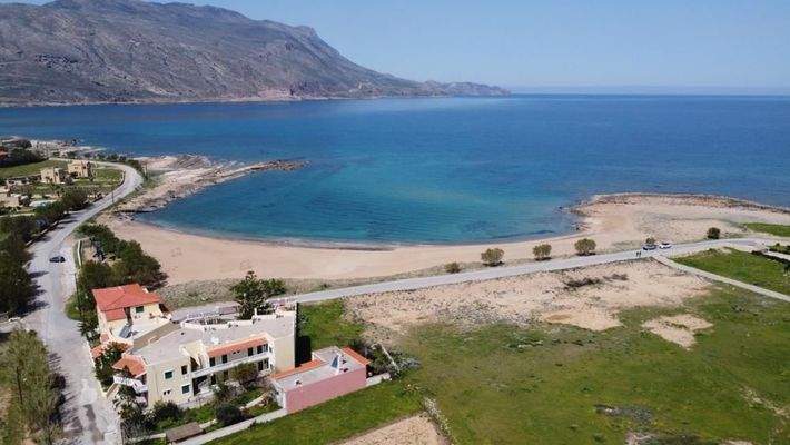 Kreta, Trachilos: Riesiges Grundstück direkt am Meer zu verkaufen
