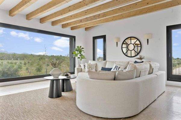 Sofa und Blick ins Grüne