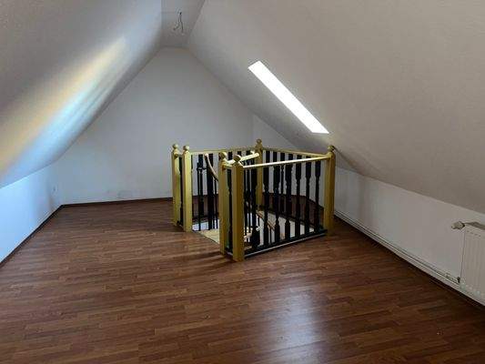 159_009_Dachzimmer 1.jpg