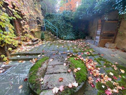 Innenhof mit Blick zum Garten