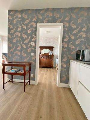 Blick von der Küche zum Wohnraum