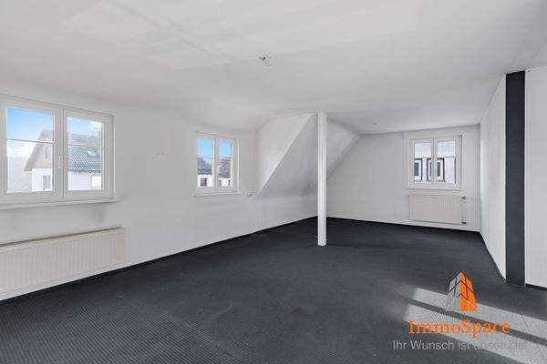 Heller und offener Wohn- und Essbereich