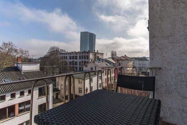 5 Balkon und Aussicht.jpg