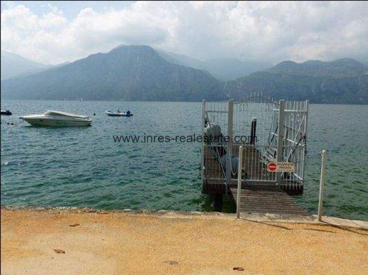 6536pi_Malcesinei_11_Villa_Haus_Immobilienkauf_Gar
