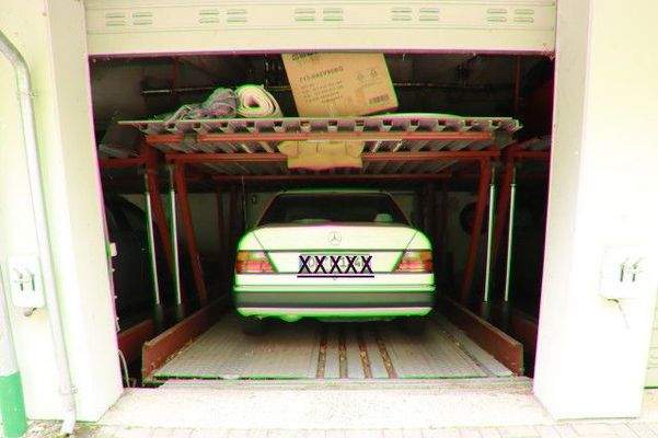 Duplex-Parker, der obere gehört zur Wohnung