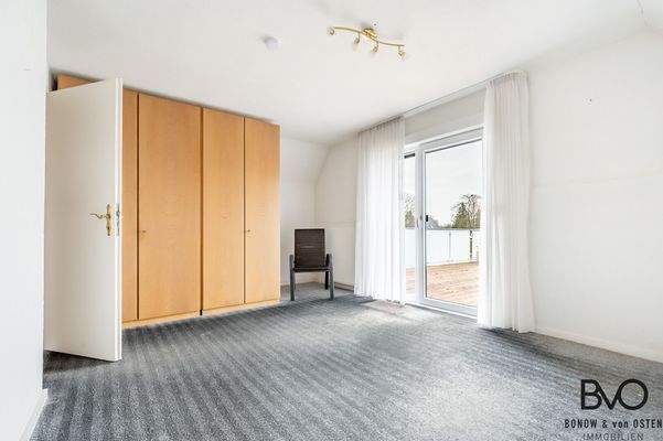 Wohnbereich mit Zugang zur Terrasse