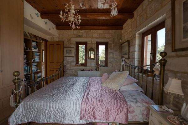 Kreta, Vamos: Möblierte Steinvilla mit Panoramablick auf Meer und Berge zu verkaufen