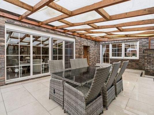 überdachte Terrasse 