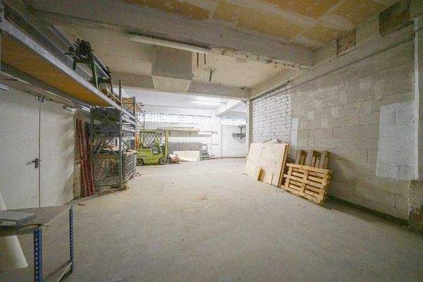 Zuwegung zum Lagerraum