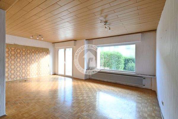 Das Wohn-/ Esszimmer (Blick 3)