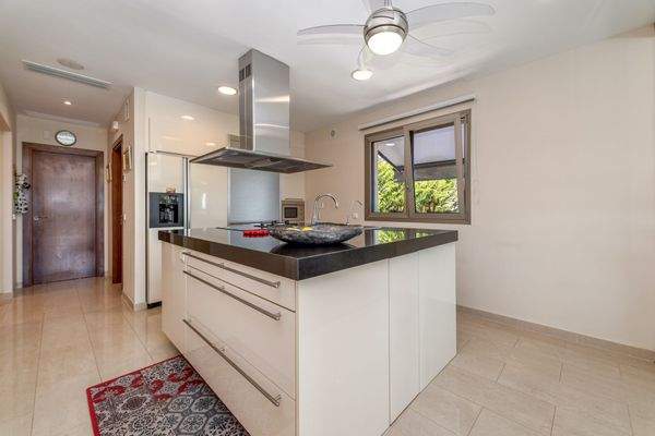 Küche mit Kochinsel