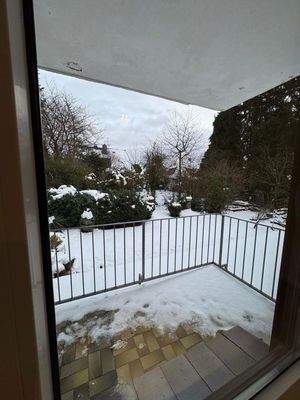 Balkon mit Blick in den Garten