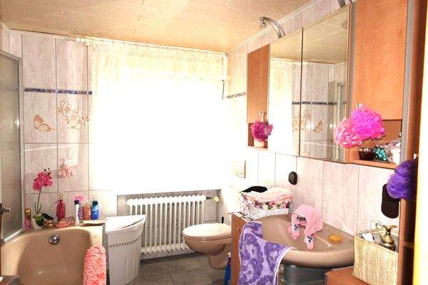 aktuell 3 Bäder im Haus