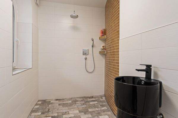 Dusche (4,46 m²)