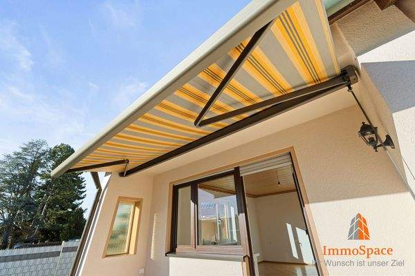 Terrasse mit Markise