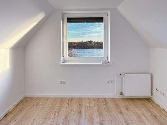 8. kleines Zimmer im OG.jpg