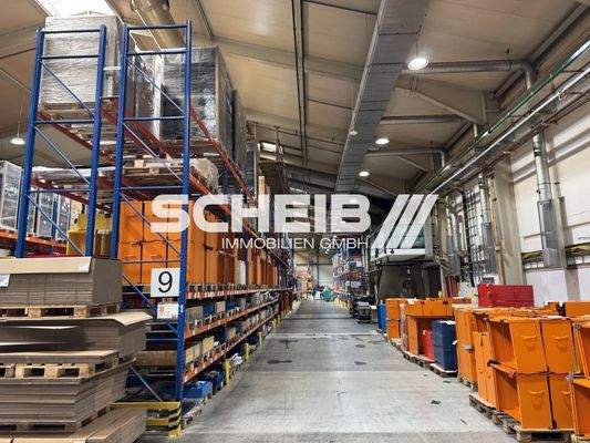 Raumhöhe über 8 Meter