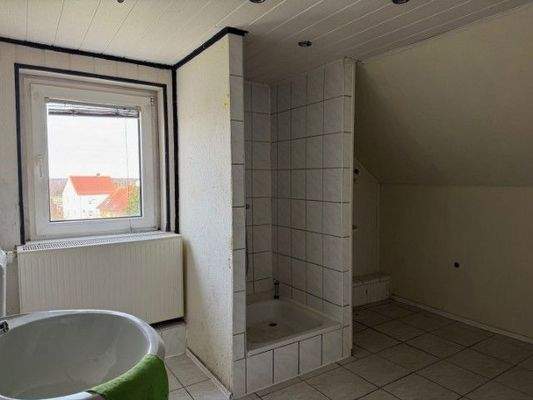 Bad im Dachgeschoss
