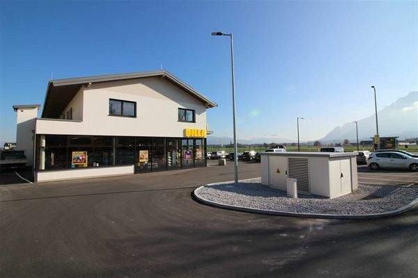 Gewerbeobjekt von vorne